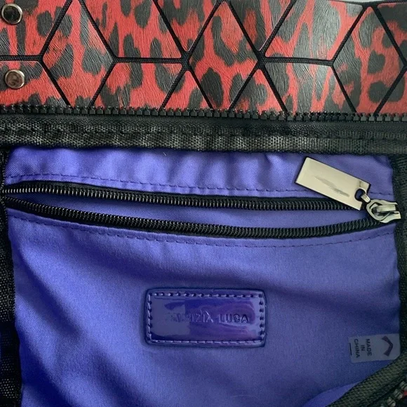 PATRIZIA LUCA Tote Bag Two-Tone Cheetah Red Matte Black Slanted Square Geometric - Picture 12 of 16